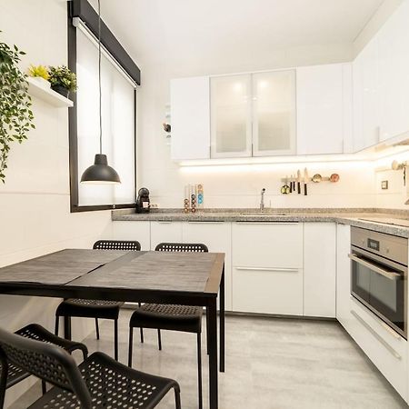 -Malagasunapts- Stylish City Centre Pool&Parking Экстерьер фото