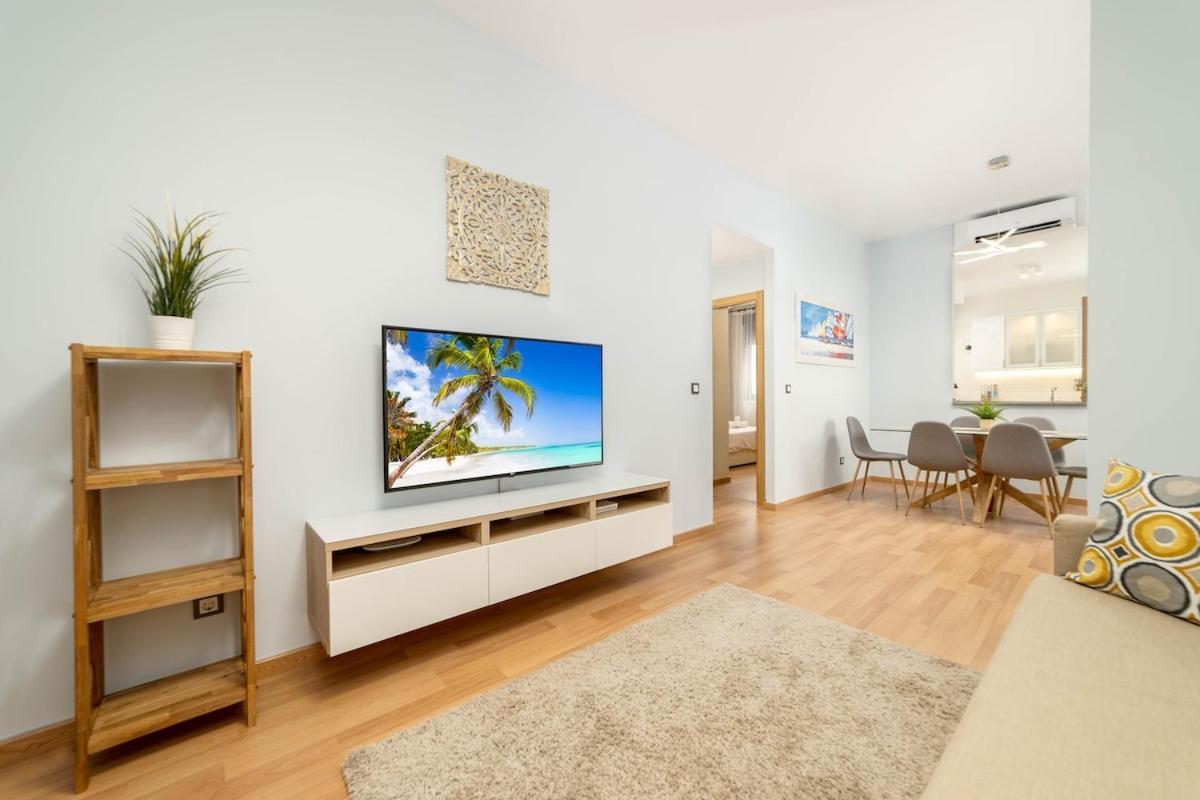 -Malagasunapts- Stylish City Centre Pool&Parking Экстерьер фото