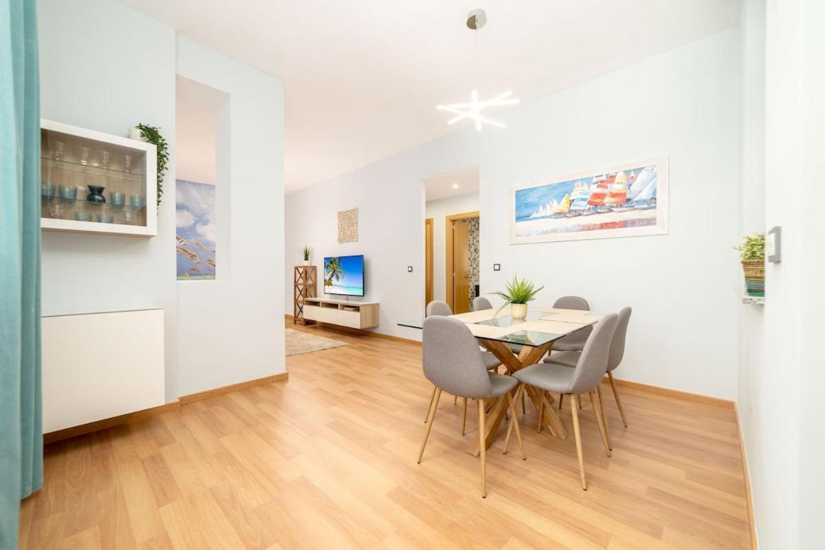 -Malagasunapts- Stylish City Centre Pool&Parking Экстерьер фото