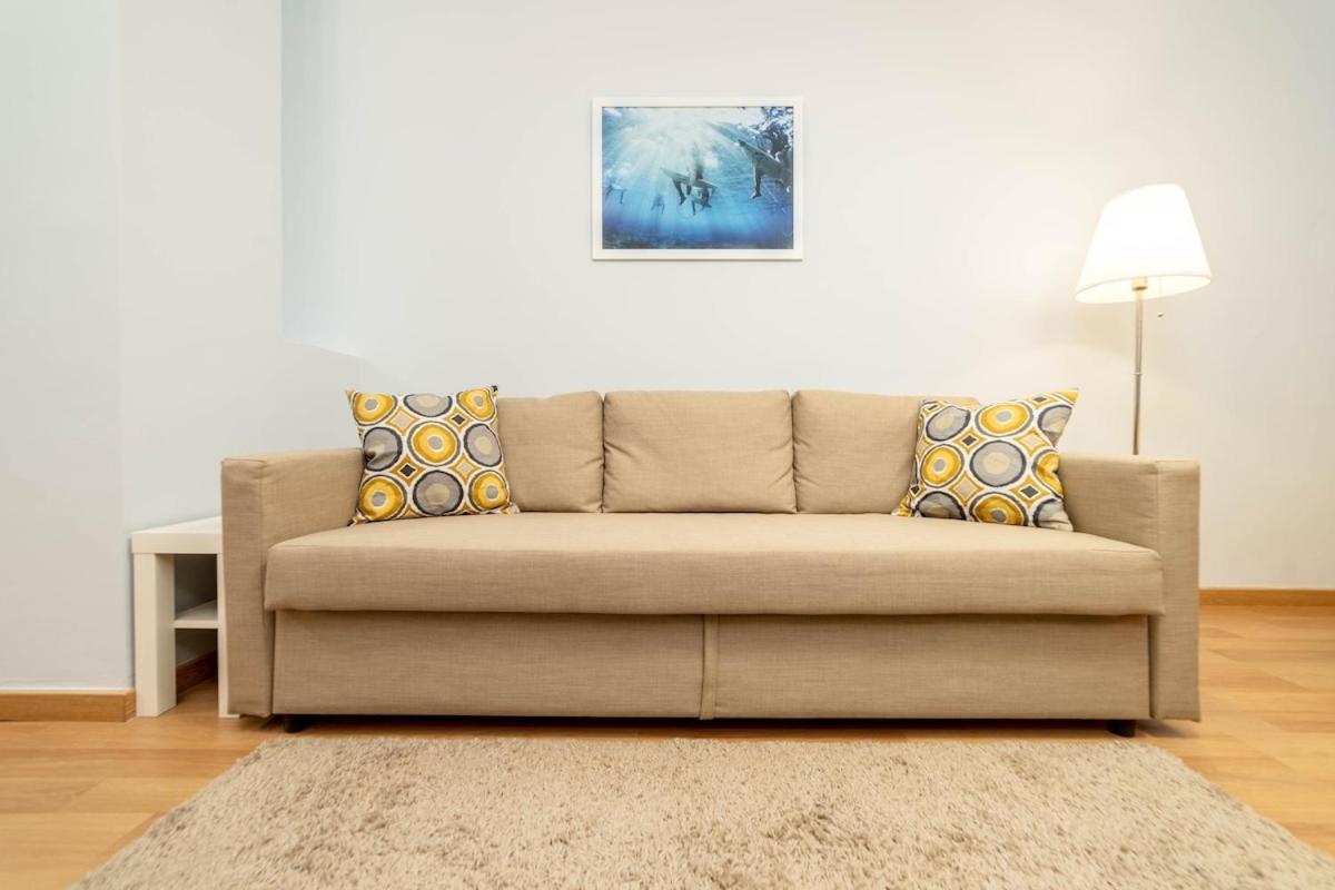 -Malagasunapts- Stylish City Centre Pool&Parking Экстерьер фото