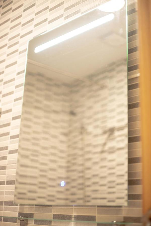 -Malagasunapts- Stylish City Centre Pool&Parking Экстерьер фото