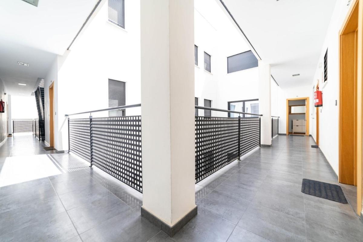 -Malagasunapts- Stylish City Centre Pool&Parking Экстерьер фото