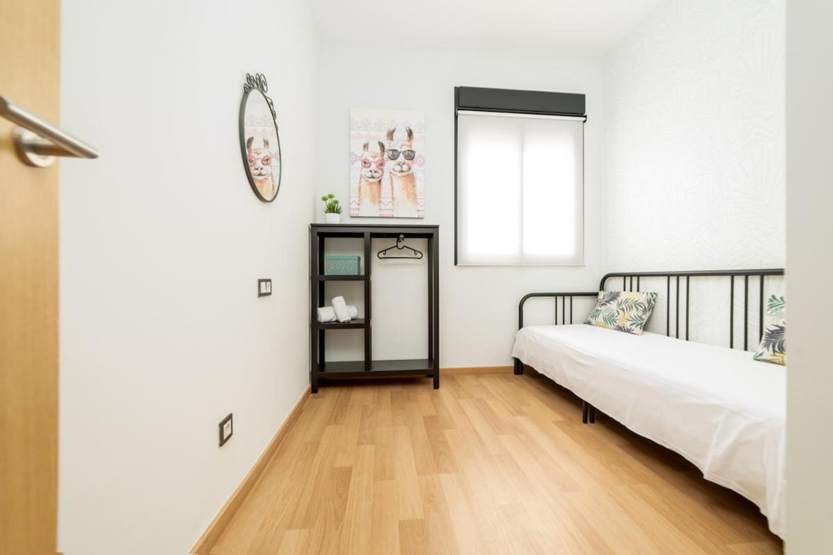 -Malagasunapts- Stylish City Centre Pool&Parking Экстерьер фото