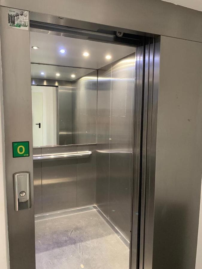 -Malagasunapts- Stylish City Centre Pool&Parking Экстерьер фото
