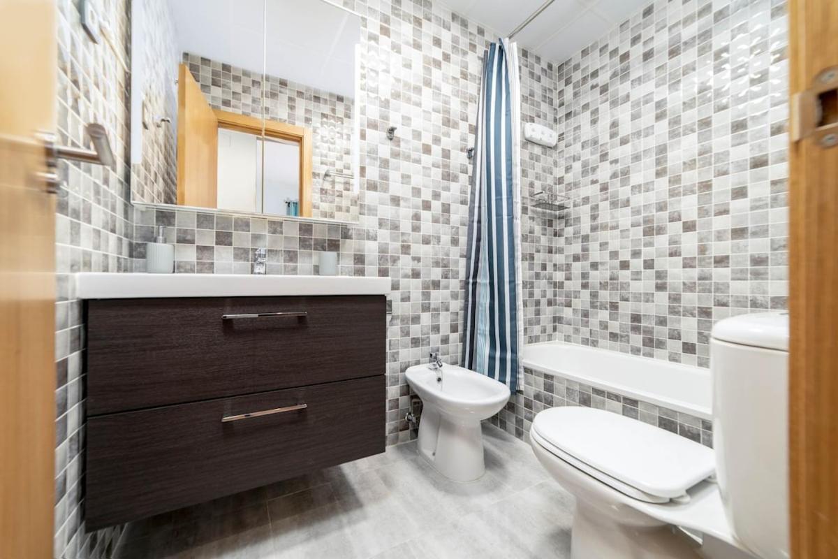 -Malagasunapts- Stylish City Centre Pool&Parking Экстерьер фото